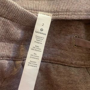 scuba joggers lululemon size two!!!